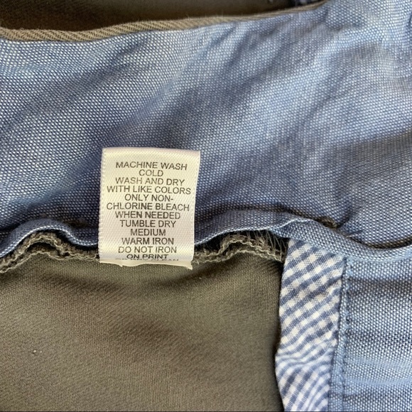 Banana Republic Rolled Hem Gray Shorts - Sz 10 - Picture 3 of 5